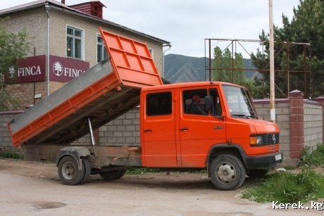 Mersedes V814 Самосвал