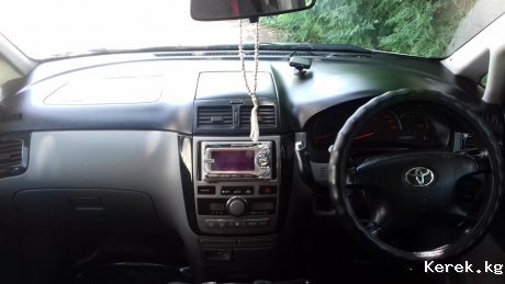 Ждёт хозяина Toyota Ipsum 2003г. 2wd.