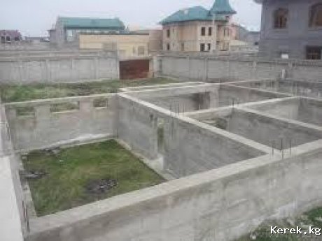 Продается 3к дом участок 8 сот имеется фундамент 1.5 уровня 10*12 район магазин океан