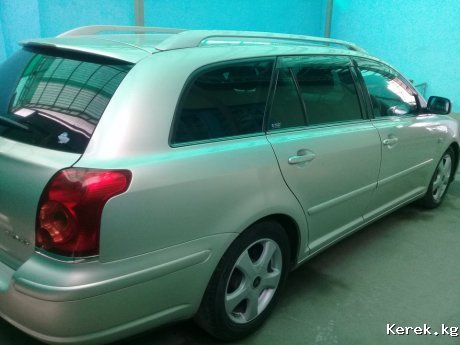 продаю toyоta авенсис2004г уневирсал правыи руль сост отличное