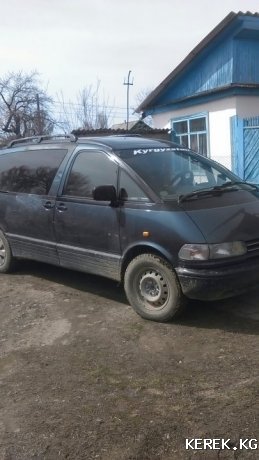 машина тойота превиа