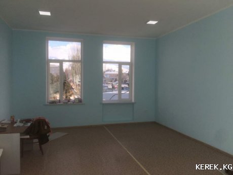 СРОЧНО Продается помещение на 2-этаже 45\м2 в центре г.Каракол 25,000$ т\у