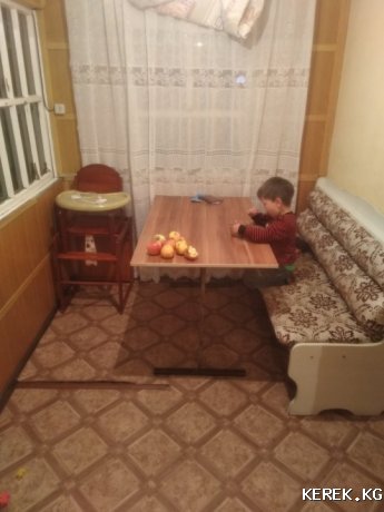 Продам дом в городе Каракол. В районе магазина океан. Частично с мебелью