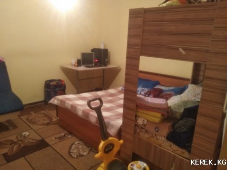 Продам дом в городе Каракол. В районе магазина океан. Частично с мебелью