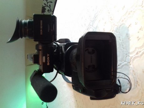 Продается видео камера SD1000